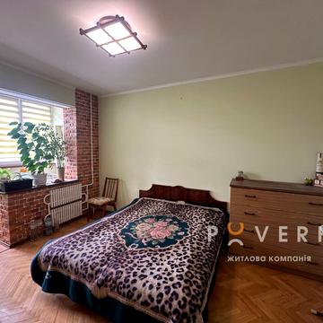 Володимира Івасюка вул., 28