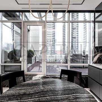 Саперне Поле вул., 5