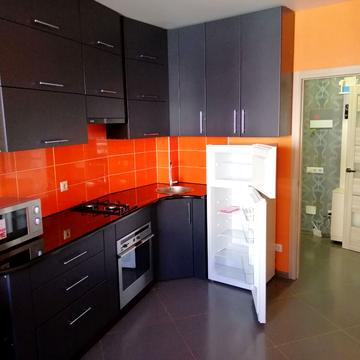 Героїв Небесної Сотні просп., 16/2