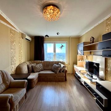 Миколи Лаврухіна вул., 14