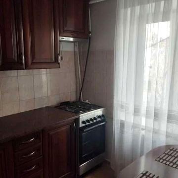 Будівельників вул., 5