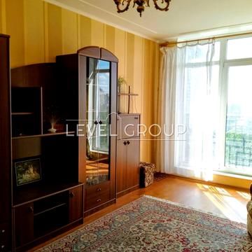 Івана Крамського вул., 9