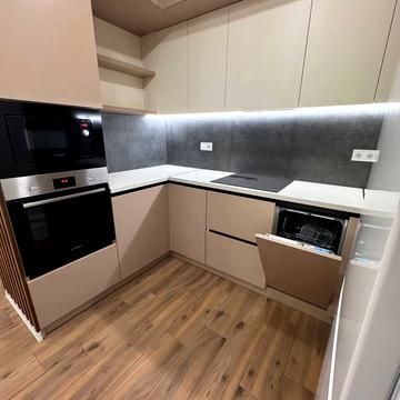 Перлинна вул., 10