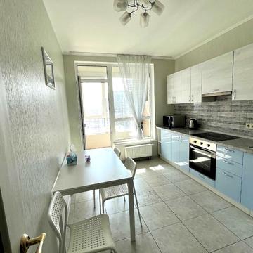 Європейського Союзу просп. (Правди), 45-А