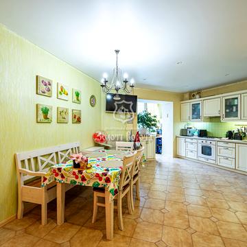 Погребняка вул., 14