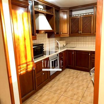 Анни Ахматової вул., 43