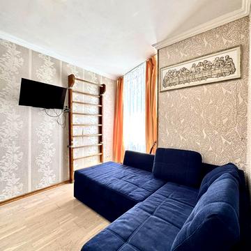 Центральна вул., 11