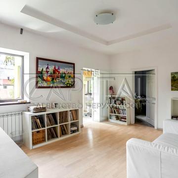 Гайдамацька вул., 23