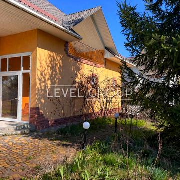 Озерна вул.