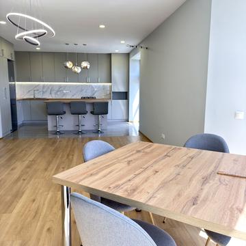 Володимира Івасюка вул., 86