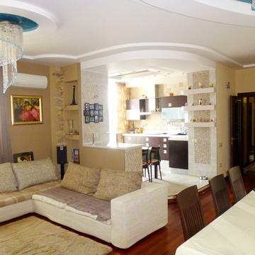 Євгена Коновальця вул. (Щорса), 32-Б