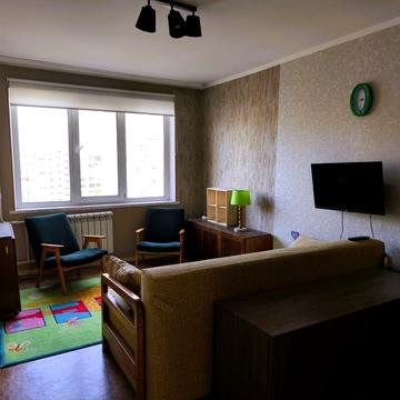 Богатирська вул., 4