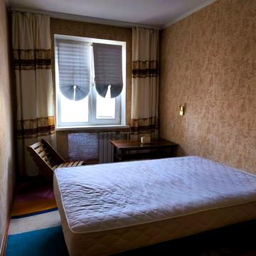 Богатирська вул., 4