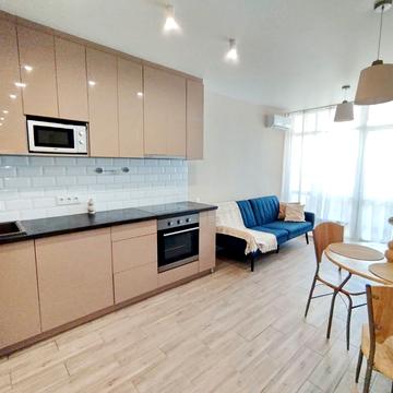 Євгена Сверстюка вул. (Марини Раскової), 6