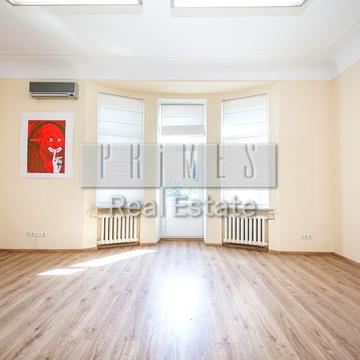 Інститутська вул., 20/8