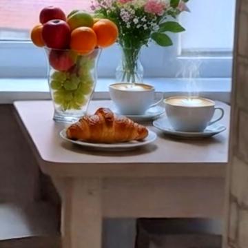 Дмитрівська вул., 96-98