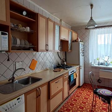 Металургів вул., 26