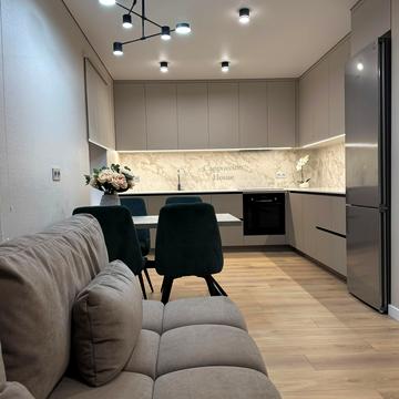 Вишнева вул., (Будинок)