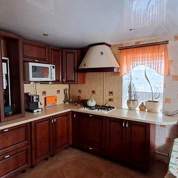 Володимира Затуливітра вул. (Добролюбова), 1