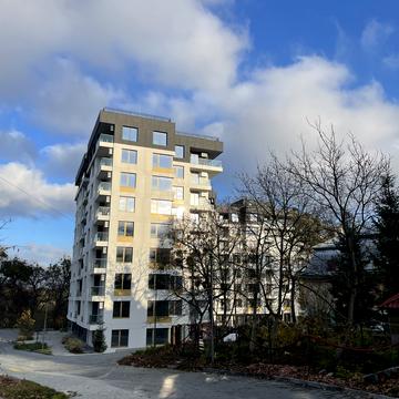 Петра Карманського вул. (), (Будинок 1)