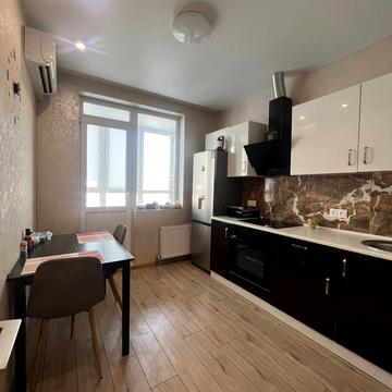 Перлинна вул., 11