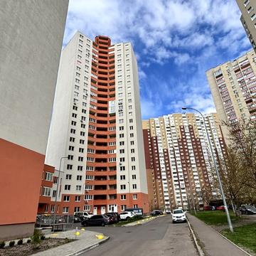 Милославська вул., 18