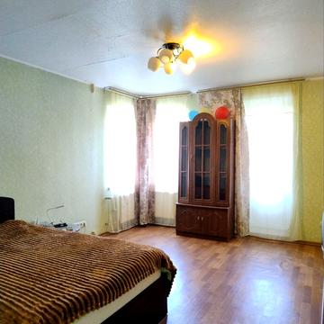 Москалівська вул. (Жовтневої Революції), 9