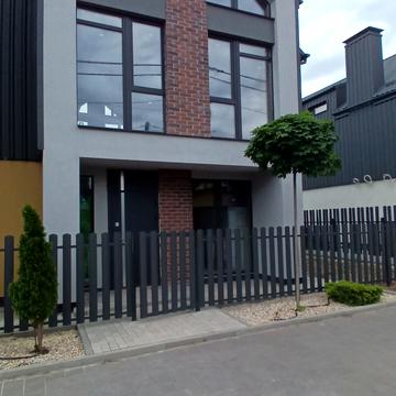 Богдана Хмельницького вул., 55