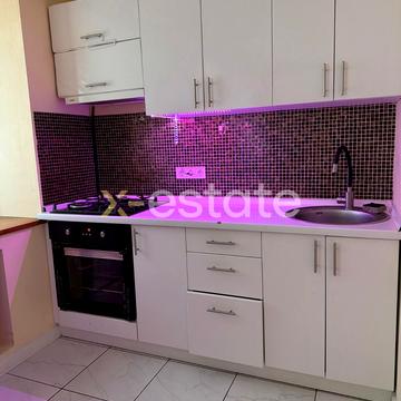 Лєскова вул., 6