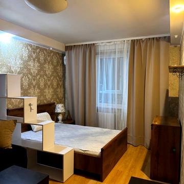 Машинобудівна вул., 21