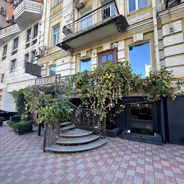 Саксаганського вул., 13/42