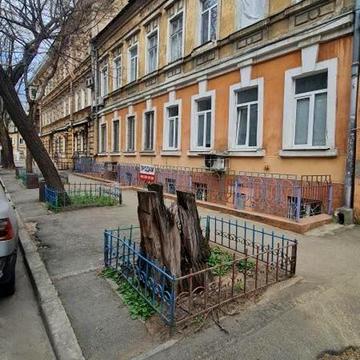 Дігтярна вул., 38