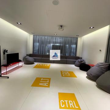 Вацлава Гавела бульв. (Івана Лепсе), 6