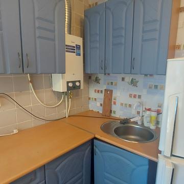 Космонавтів вул., 73