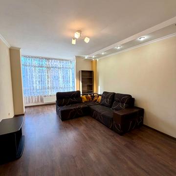 Гетьмана Івана Мазепи вул. (Топольна), 1