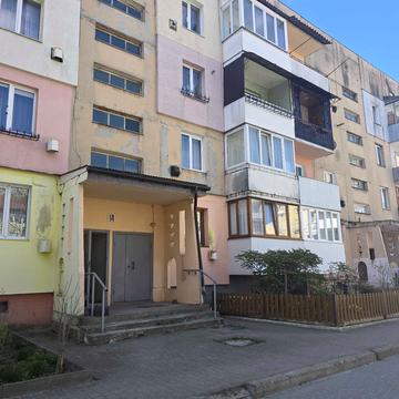 Вячеслава Чорновола вул., 14