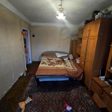 Будівельників вул., 17