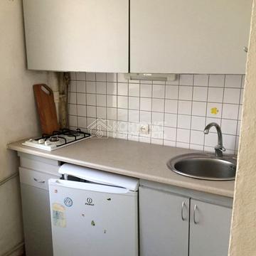 Костомарівська вул., 18