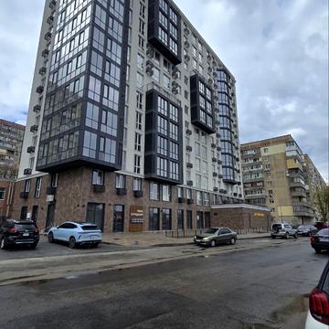 Янтарна вул., (Будинок)