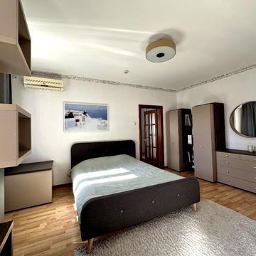 Почайнинська вул., 25/49