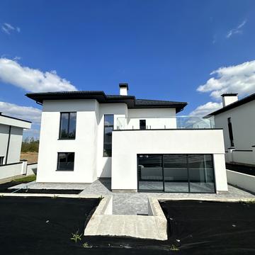 Зоряна вул.