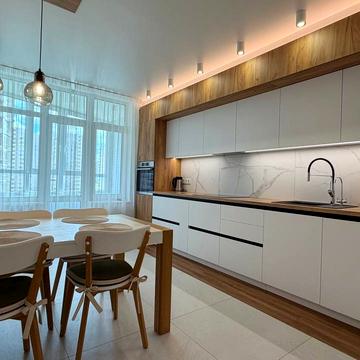 Анни Ахматової вул., 34