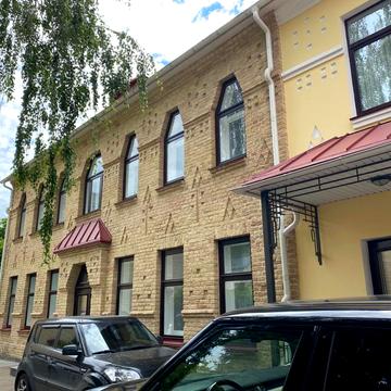 Кудрявська вул., 9