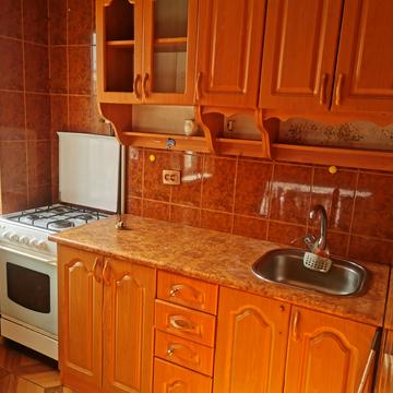 Мілютенка вул., 18