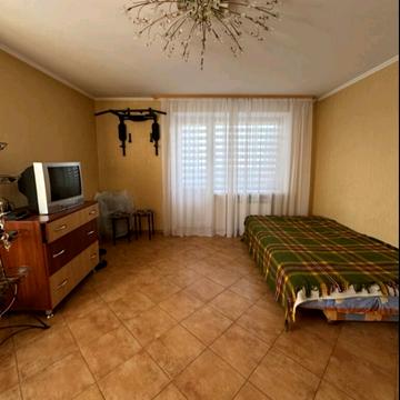 Миколи Зерова вул. (Пархоменка), 5