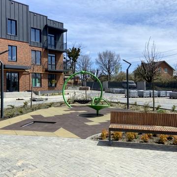 Грушева вул., 42