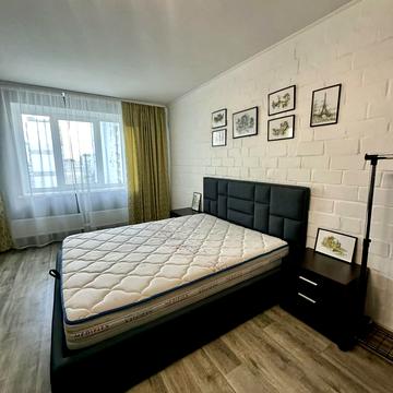 Миколи Бажана просп., 24/1