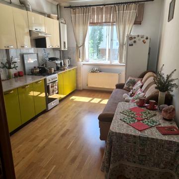 Юліана Целевича вул., 10/3