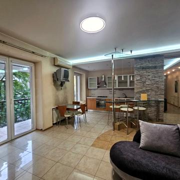 Дарвіна вул., 1