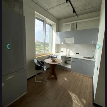 Набережна Перемоги вул., 68